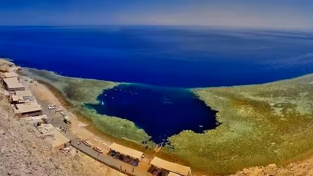 Abu Galoum Blue Hole Snorkeling Trip